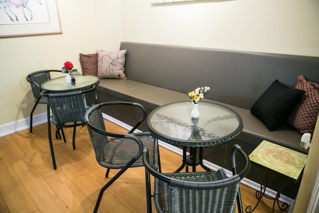 Le 227 Laurier B&B Гатино Екстериор снимка