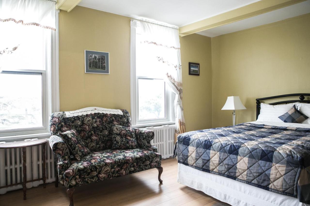 Le 227 Laurier B&B Гатино Екстериор снимка