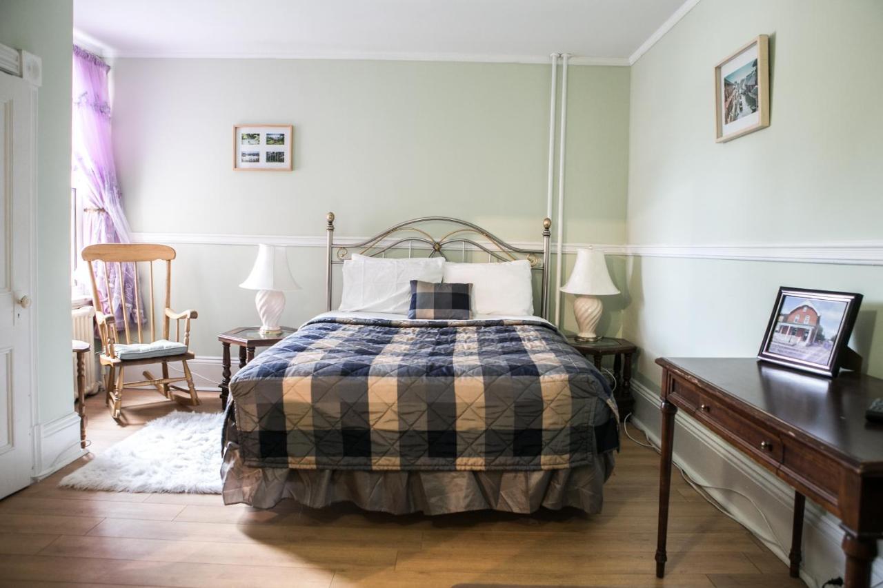Le 227 Laurier B&B Гатино Екстериор снимка