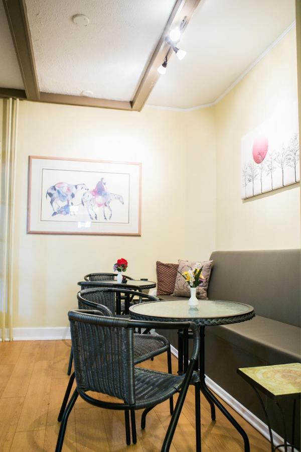 Le 227 Laurier B&B Гатино Екстериор снимка